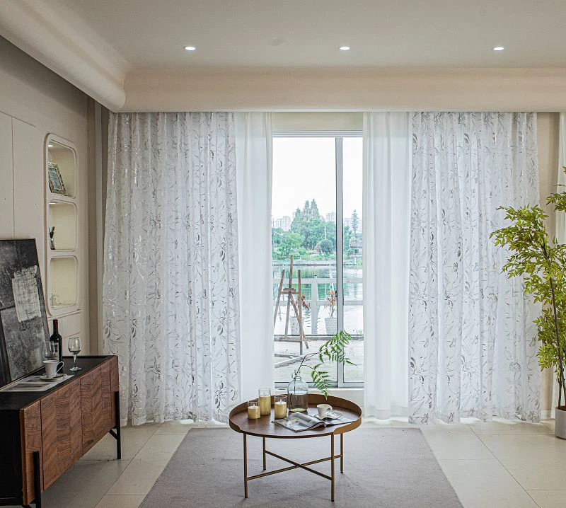 लोटस और सिल्वर फ़ॉइल के साथ डोली फ़ैब्रिकविंडो स्क्रीन