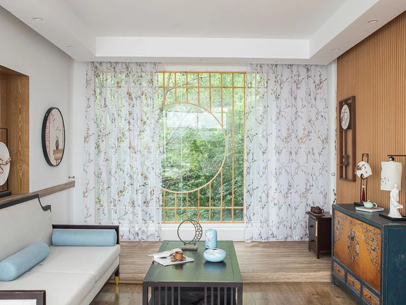 प्लम ब्लॉसम प्रिंट के साथ डोली फैब्रिकविंडो स्क्रीन