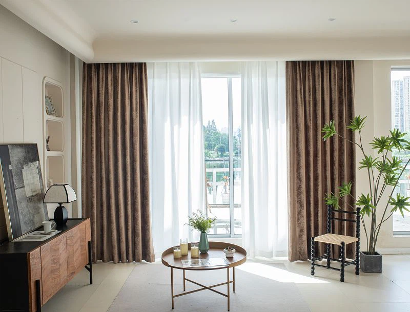 संगमरमर पैटर्न और लेमिनेशन के साथ मखमली परदा